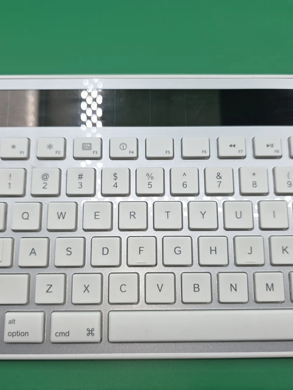 Logitech K750 (920-003472) Wireless Keyboard